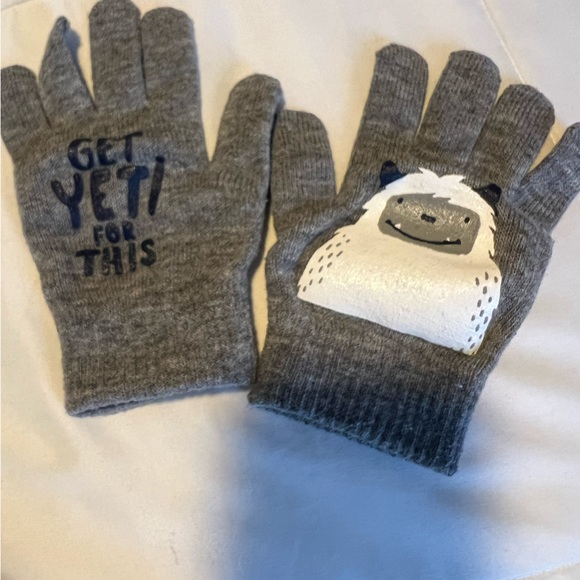 Boys Gap & Caters Gloves Assorted Sizes and Brands - Picture 6 of 7